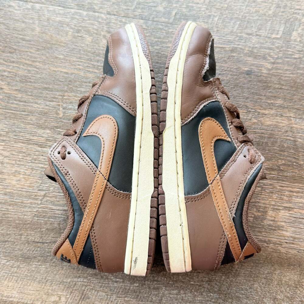Nike Dunk Low Retro Sneakers in Black and Cacao Wow Brown size 2 big kids youth